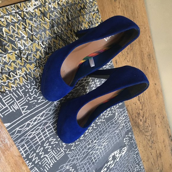 shoes - Picture 3 of 3